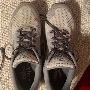 Levitate Brooks Woman’s Shoes